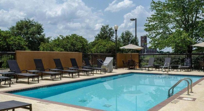 Comfort Suites Starkville Exterior foto