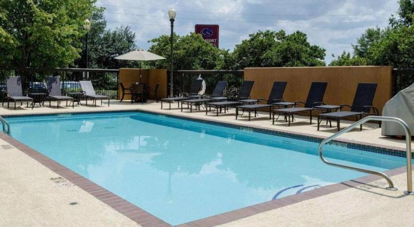 Comfort Suites Starkville Exterior foto